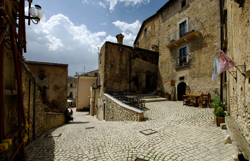 ''Passeggiando'' - Santo Stefano di Sessanio
