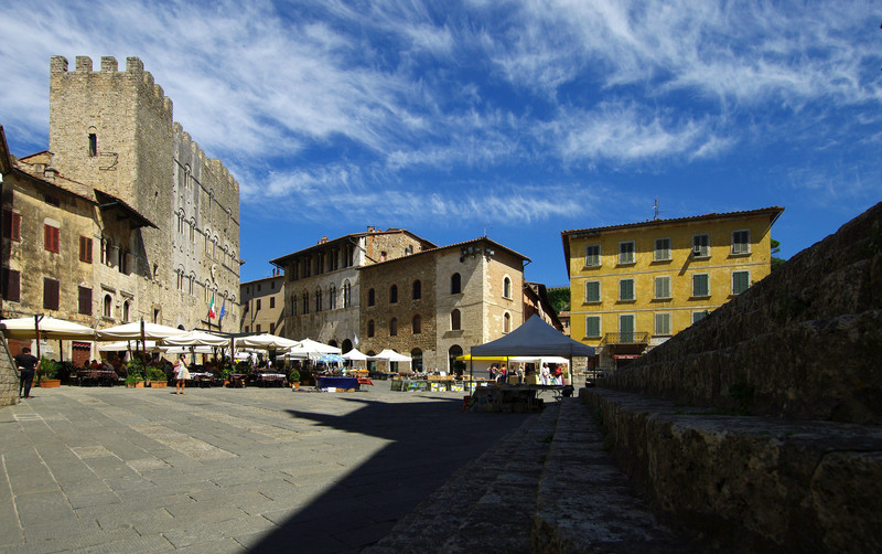 ''Piazza in giornata di mercato'' - Massa Marittima