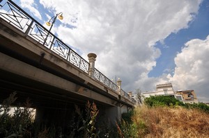 Il ponte che unisce Montrone a Canneto