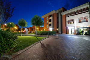 …E la luna bussò dove c’era il silenzio…