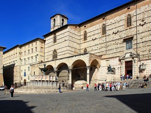 la “Piazza” di Perugia al mattino