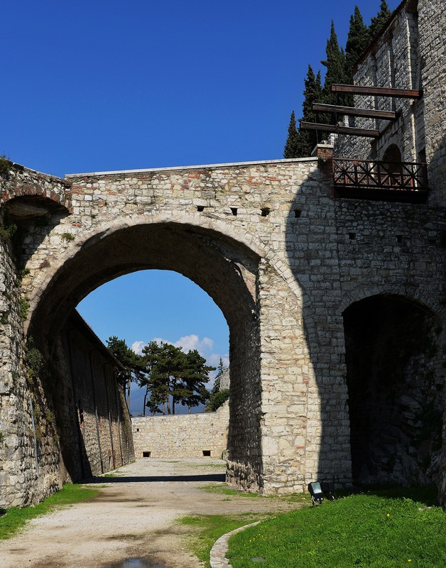 ''Il ponte levatoio del castello'' - Brescia