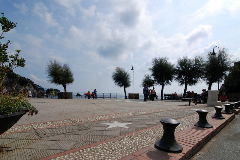 ''Guardando il mare'' - Monterosso al Mare