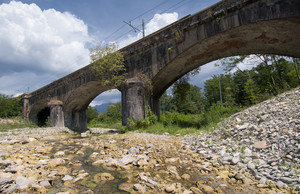 Ponte ferroviario Villafranca