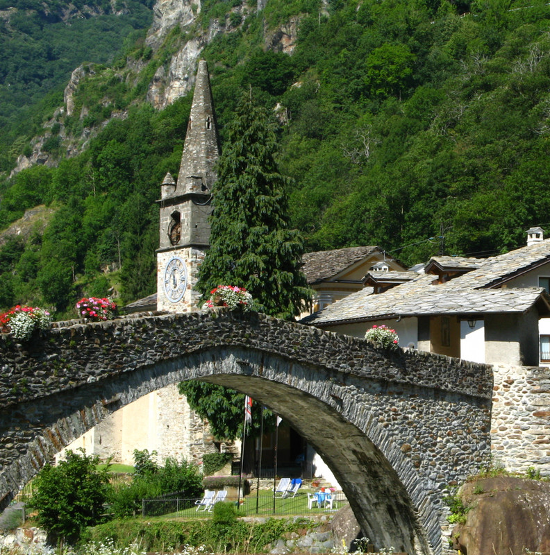 ''Col campanile come sfondo'' - Lillianes