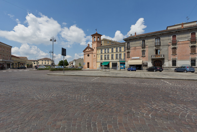 ''Nuvole su Piazza Garibaldi'' - Bondeno