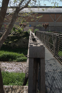 Terni: ponte pedonale sul torrente Serra.