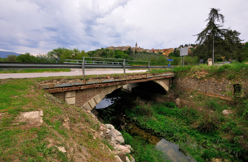 ''Un ponte lungo la strada'' - Castel Ritaldi