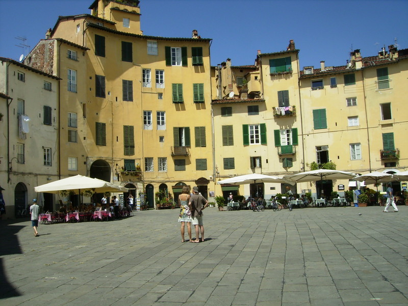 ''Anfiteatro, col sole'' - Lucca