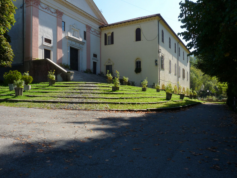 ''Piazzale della Chiiesa'' - Montebruno