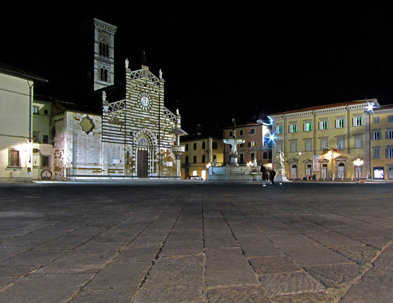 ''Una sera d’ottobre in piazza Duomo'' - Prato