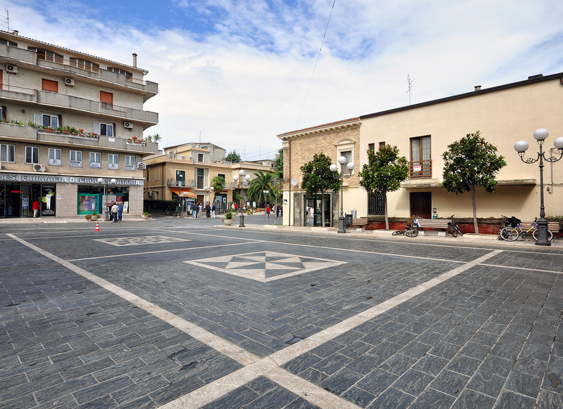 ''un rombo in piazza Papa Giovanni XXIII'' - San Salvo