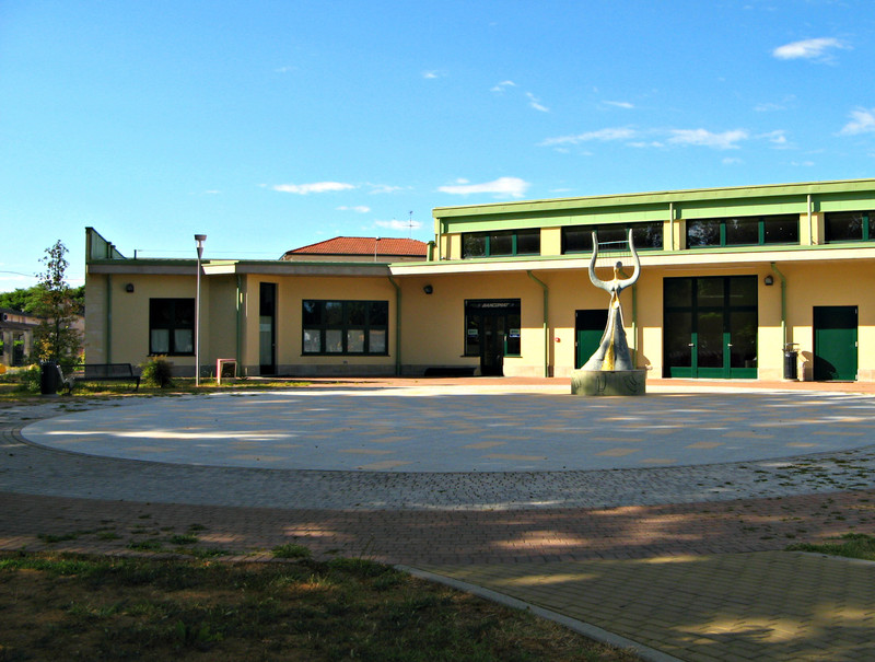 ''Largo XXV aprile'' - Calvenzano