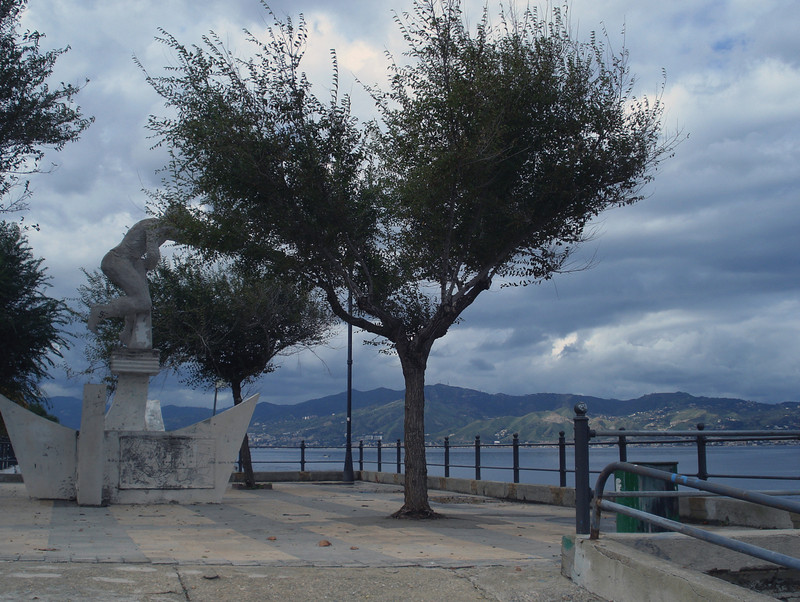 ''Piazza Boccaccio'' - Villa San Giovanni