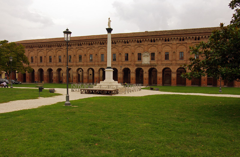 ''..a Sabbioneta c’e’ una Piazza d’Armi..'' - Sabbioneta