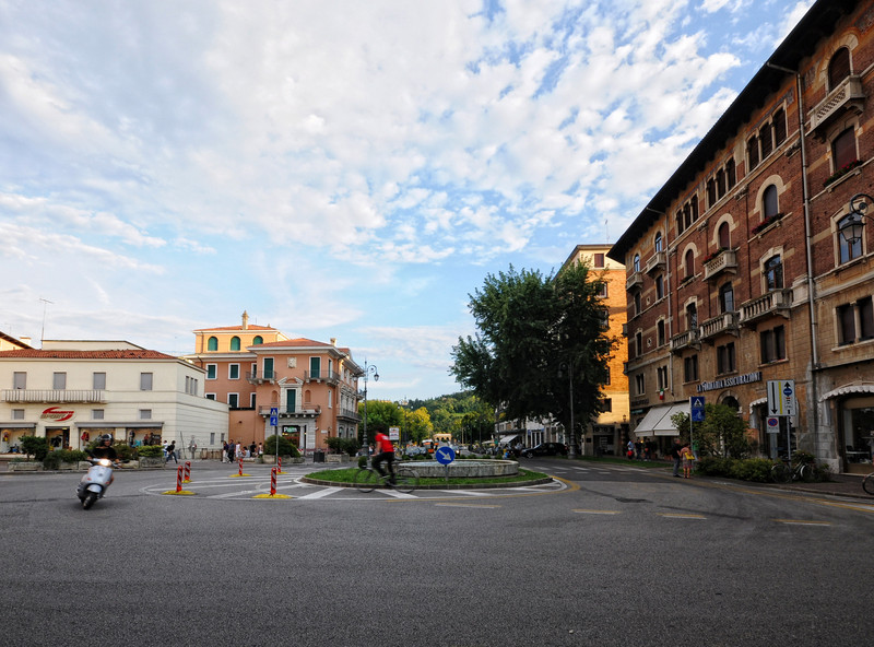 ''il grande Piazzale Alcide de Gasperi'' - Vicenza