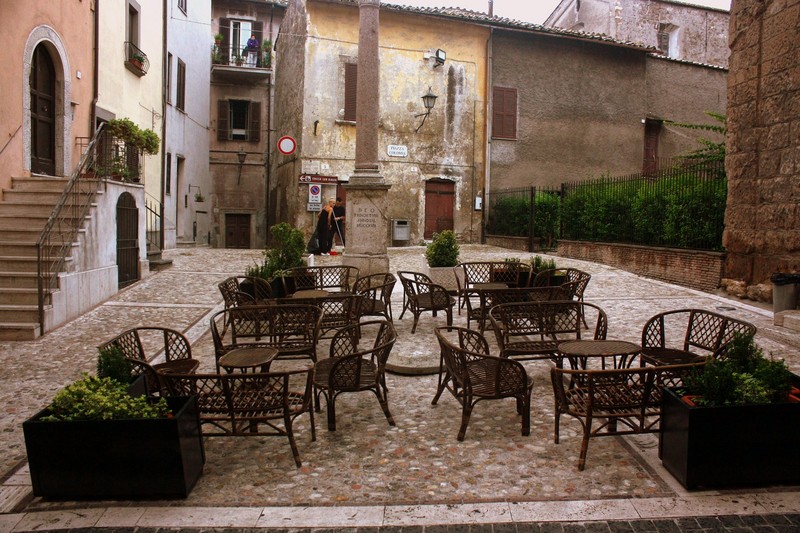 ''Posso offrirvi un caffè?……'' - Orte