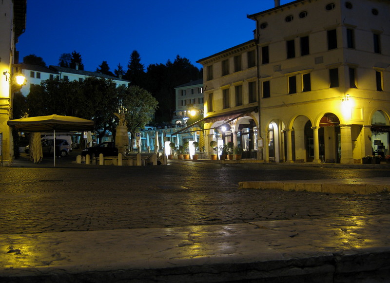 ''Il borgo si sveglia'' - Asolo