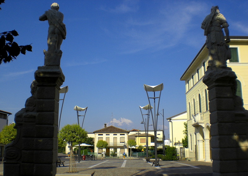 ''I due guardiani'' - Costabissara