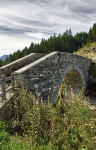 Un ponte di pietra a Madesimo