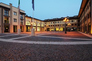 piazza san michele vista verso il municipio