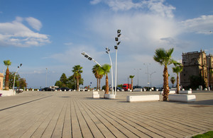 La nuova piazza a mare