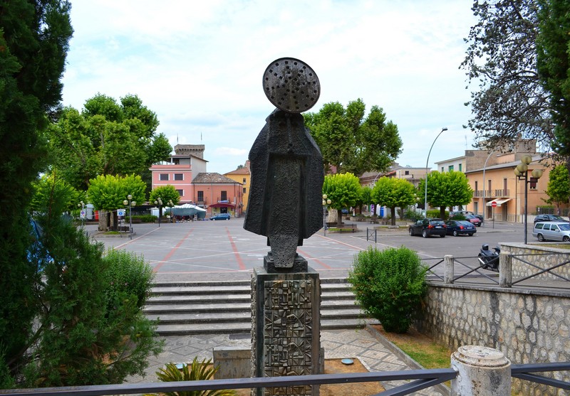 ''“Qualcuno ti guarda” – Piazza San Tommaso – Aquino (Fr)'' - Aquino