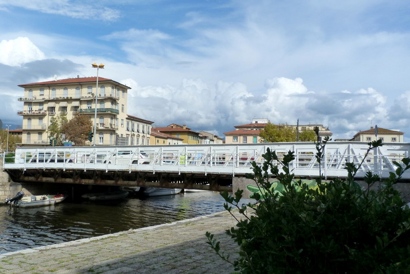 ''il ponte che va’ in Darsena'' - Viareggio
