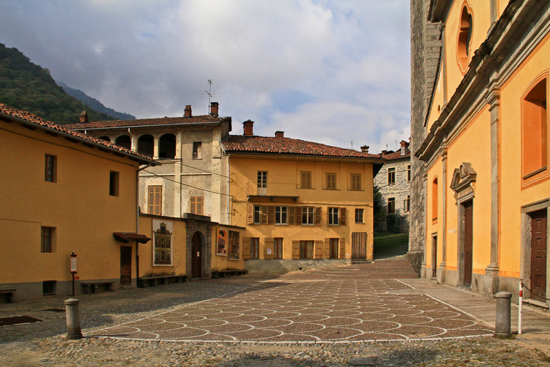 ''La piazza della Chiesa'' - Campiglia Cervo