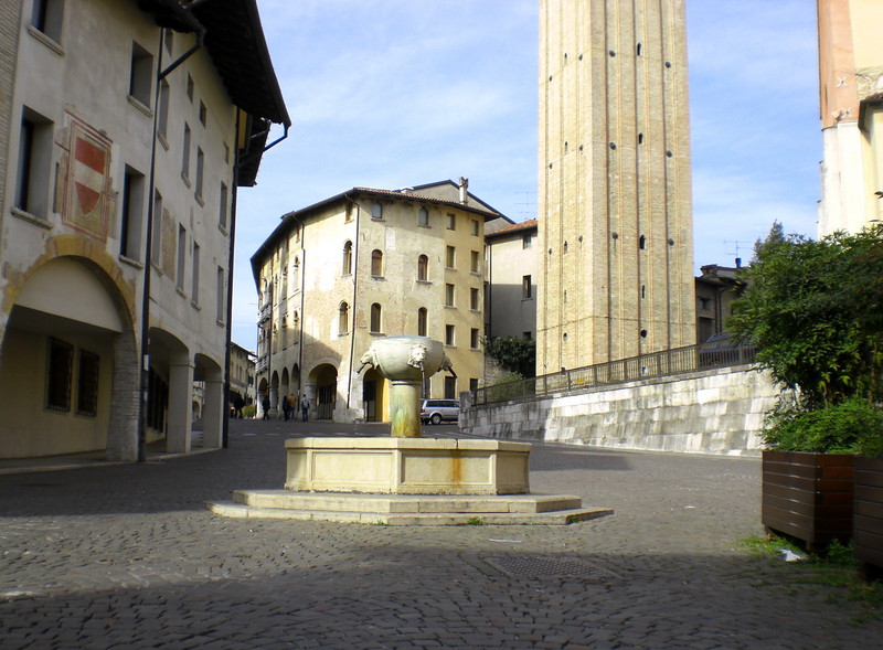 ''Alla fontana in piazza san Marco'' - Pordenone