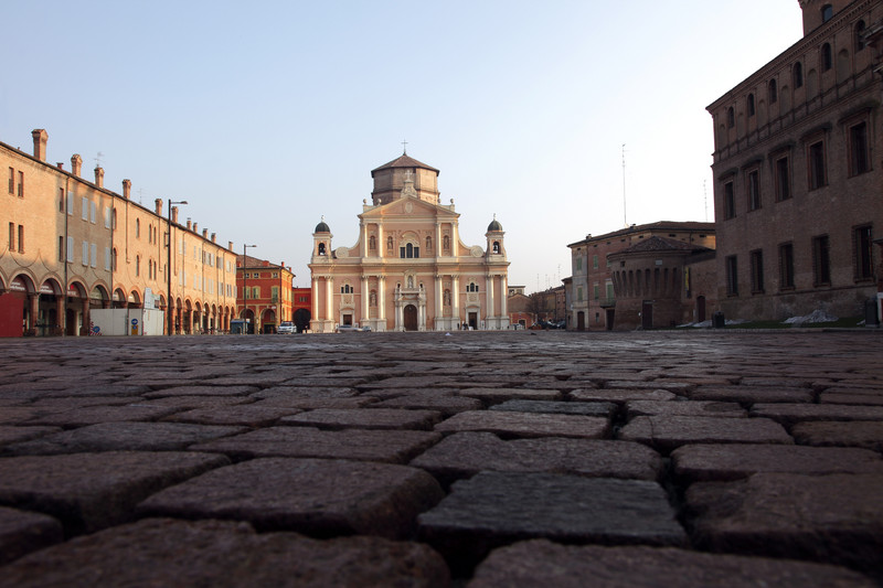 ''Prime luci su Piazza Martiri'' - Carpi