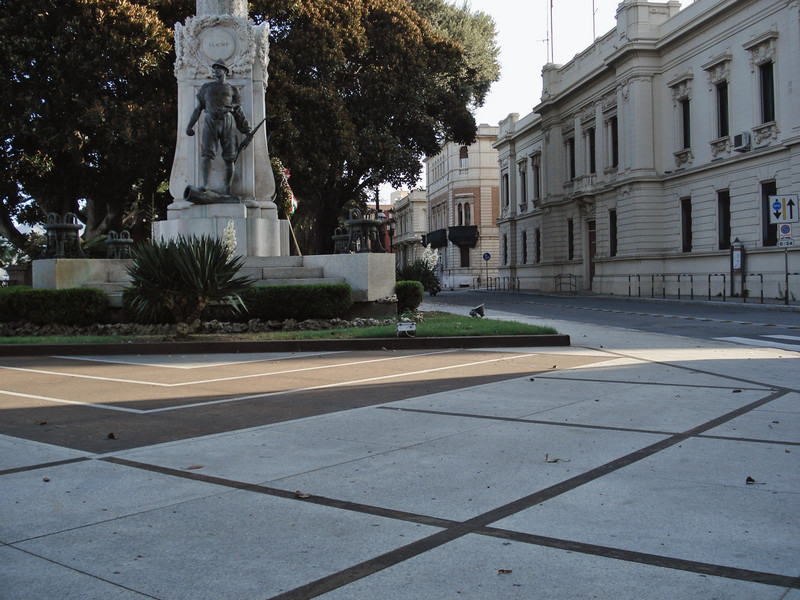 ''La piazzetta dei caduti'' - Reggio Calabria