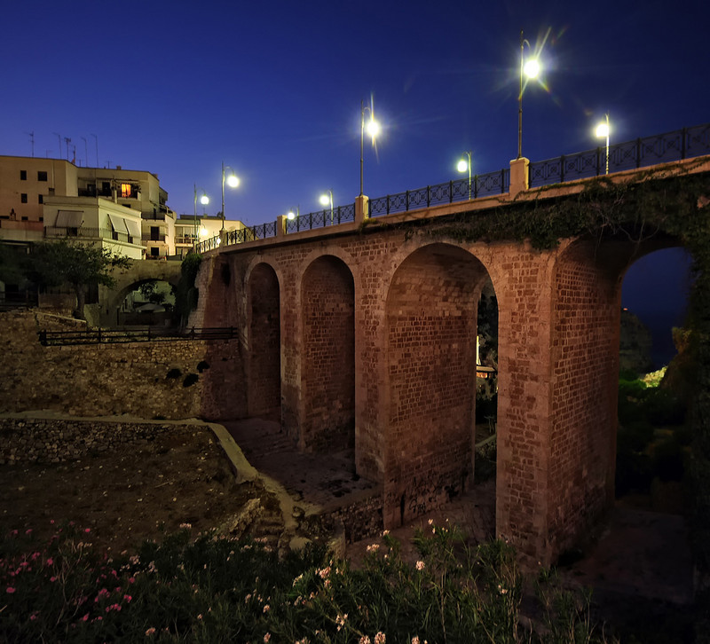 ''un ponte di notte a Neapolis'' - Polignano a Mare