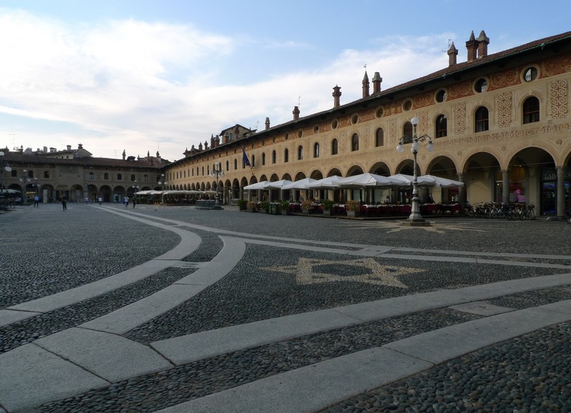''Pista per …biciclette'' - Vigevano