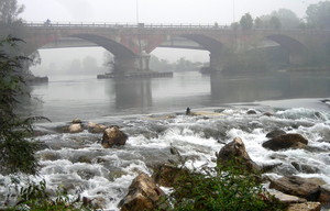 Ponte nella nebbia