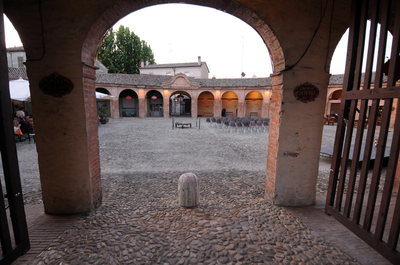''piazza Nuova…. si entra!'' - Bagnacavallo
