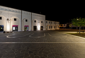 Notte in Piazza Zara