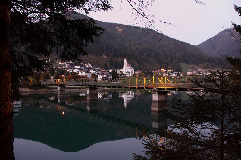 ''Per attraversare il lago'' - Auronzo di Cadore