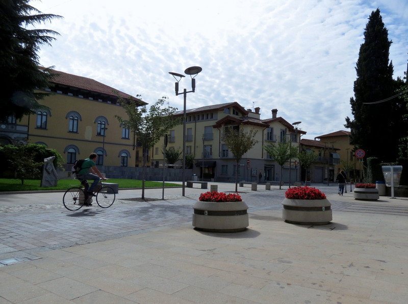 ''Piazza Volontari'' - Pogliano Milanese