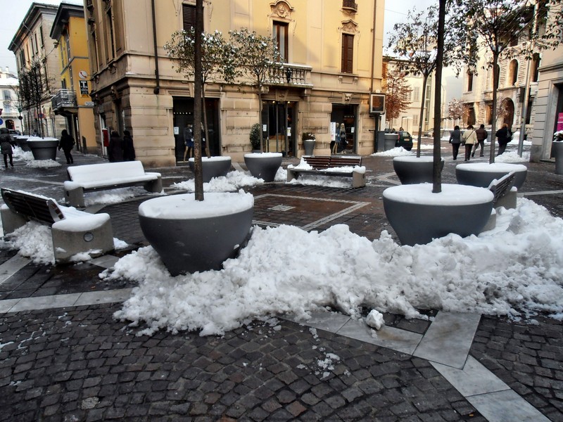 ''Piazza F. Guenzati.'' - Gallarate