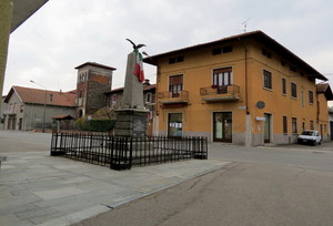 L’aquila di piazza V. Emanuele III