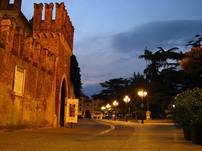 ''Tramonto in piazza castello'' - Thiene
