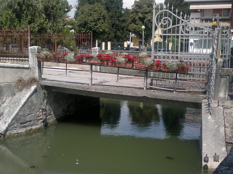 ''Ponte Est di Villa Sagramoso con bellezze al bagno'' - Zevio