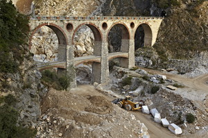 Carrara 4