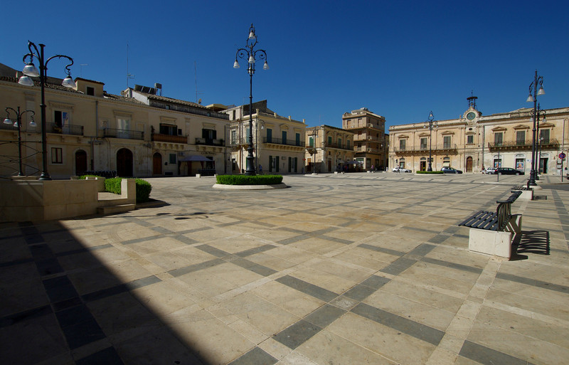 ''Anche l’altra metà della piazza non è male'' - Rosolini
