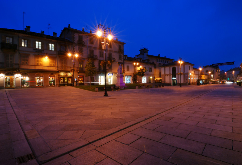 ''Ora Blu in Piazza Vineis'' - Saluzzo