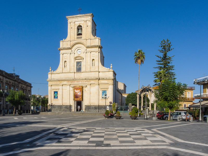 ''Dama'' - San Giovanni la Punta