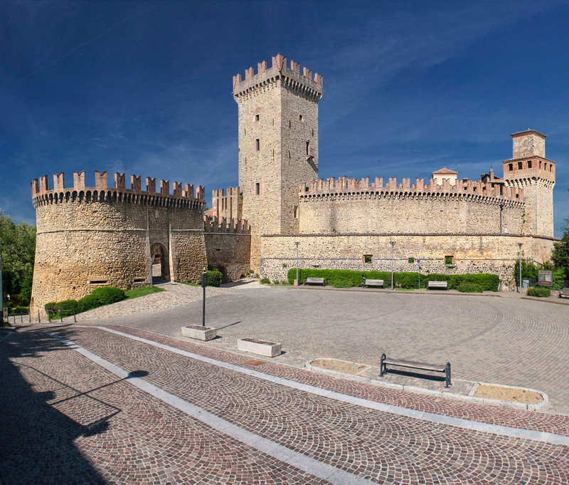 ''Piazza  4 Novembre'' - Vernasca