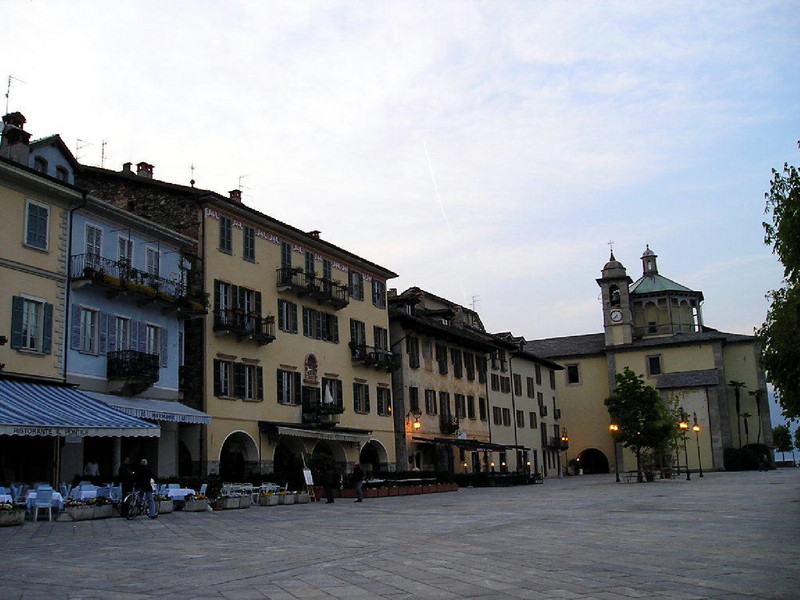 ''Piazza Vittorio Emanuele III'' - Cannobio