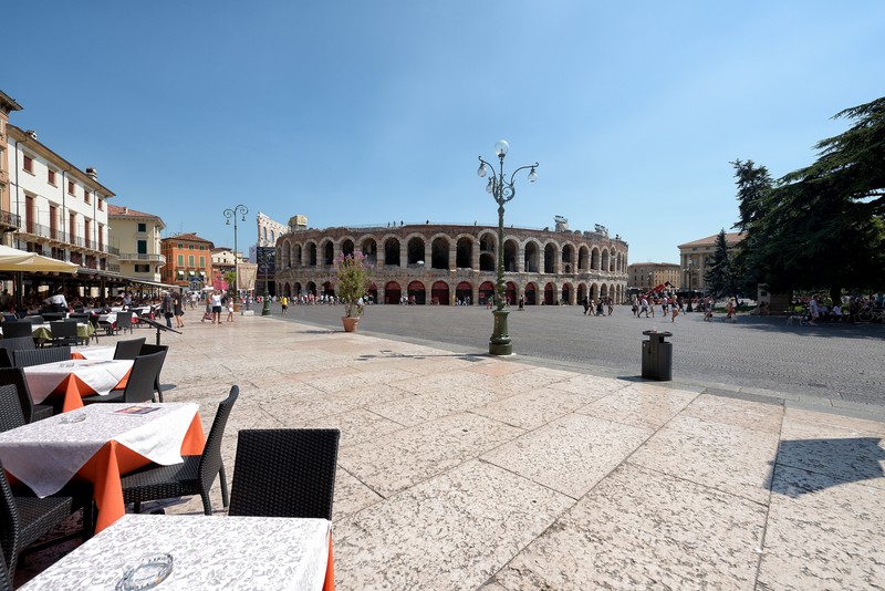 ''A pranzo in Piazza Bra'' - Verona